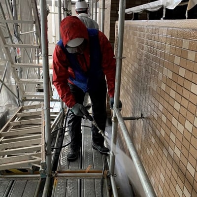 分譲マンション改修工事高圧洗浄作業